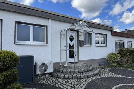 Reihenbungalow in Langenfeld-Reusrath - Langenfeld (Rheinland)