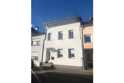 RESERVIERT PRIVATVERKAUF Haus - 219.000,00&nbsp;EUR Kaufpreis, ca.&nbsp; 120,00&nbsp;m&sup2; in Saarlouis (PLZ: 66740)