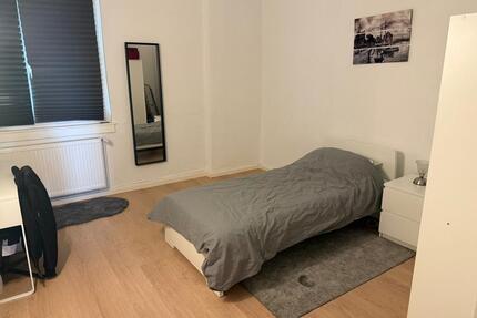 WG Zimmer in Frankfurt - 650,00&nbsp;EUR Kaltmiete, ca.&nbsp; 14,00&nbsp;m&sup2; in Frankfurt am Main (PLZ: 60486) Bockenheim