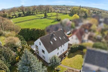 Haus zum Kaufen in Laatzen 360.000,00 € 181.35 m²