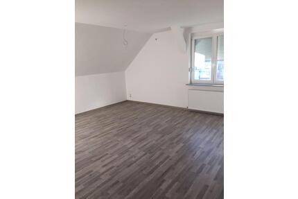„Provisionsfrei“- 3-Zi.-Wohnung (103 m²) mit Stellplatz - Ebersbach an der Fils