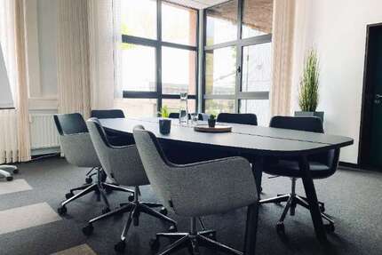 Büro in Augsburg 249,00 € 4 m² - 249,00&nbsp;EUR Kaltmiete, ca.&nbsp; 4,00&nbsp;m&sup2; in Augsburg (PLZ: 86167)