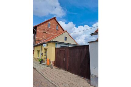 Wohn und Geschäftshaus - 130.000,00&nbsp;EUR Kaufpreis, ca.&nbsp; 200,00&nbsp;m&sup2; in Straußfurt (PLZ: 99634)