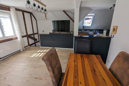 Helle 3-Zimmer-Wohnung mit Einbauküche (75 m²) zu vermieten - Täferrot