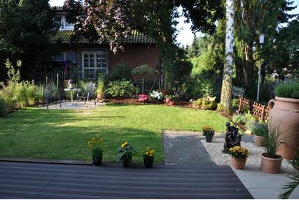 2,5 Zimmer, Küche, Diele, Tageslicht-Bad, gr. Terrasse und Garten - Niederkassel