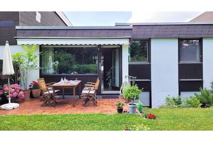 Wohnen im Bungalow: Großzügiges Reihenmittelhaus mit Garten - Karlsruhe Grötzingen