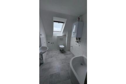 4 ZKB neue Wohnung Dachgeschoss zu vermieten - Neunkirchen