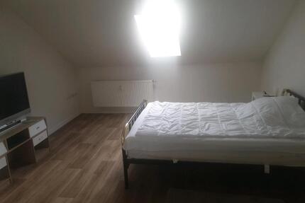 Dachgeschoss 2 Zimmer, möbliert.für 2 person. - Düren
