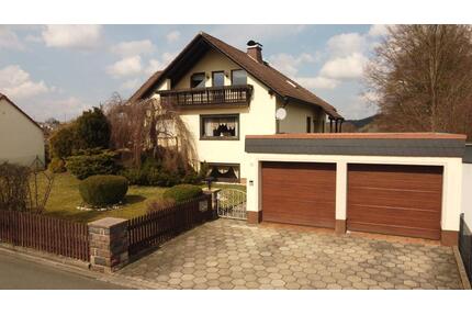 Großzügiges Einfamilienhaus mit Doppelgarage und Werkstatt - Arzberg