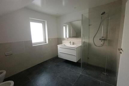 3 Zimmer Dachgeschoss Wohnung - 1.100,00&nbsp;EUR Kaltmiete, ca.&nbsp; 66,00&nbsp;m&sup2; in Pfungstadt (PLZ: 64319)