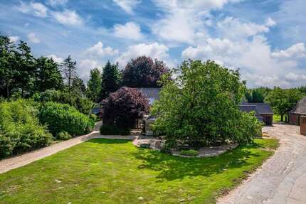Haus zum Kaufen in Bedburg-Hau 1.299.000,00 € 329.4 m²