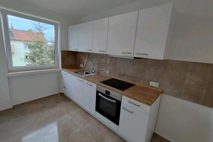 Exklusive 3-Zimmer-Wohnung mit Balkon und EBK in Bremen