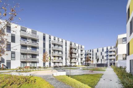 Sonnenhöfe - geräumige 2-Zimmerwohnung mit Balkon - Schönefeld