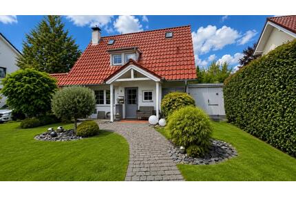 Freistehendes Einfamilienhaus mit großem Garten in Erftstadt