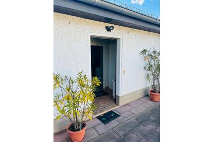 Möbeliertes Zimmer mit Dusche und WC - Berlin Treptow-Köpenick