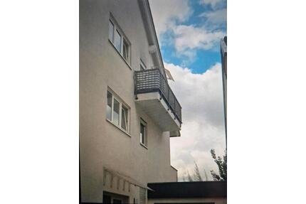 gepflegte Dachgeschosswohnung mit 3 Zimmern und Balkon - Leimen