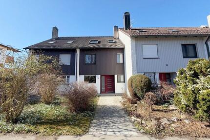 Renoviertes Reihenmittelhaus in ruhiger, zentraler Lage von Siegertsbrunn für die kleine Familie - Höhenkirchen-Siegertsbrunn