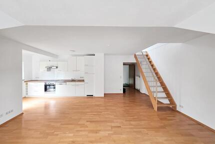 Ideal für Singles oder Paare – großzügige Dachgeschosswohnung mit flexiblem Raumkonzept - Neu-Anspach