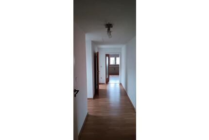 Drei Zimmer Dachgeschoss Wohnung - Haigerloch
