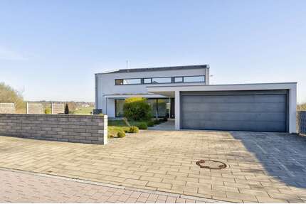 Haus zum Kaufen in Hüfingen 990.000,00 € 222 m²