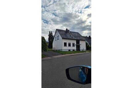 Vermiete EFH in TOP-Lage - 1.100,00&nbsp;EUR Kaltmiete, ca.&nbsp; 140,00&nbsp;m&sup2; in Kastellaun (PLZ: 56288)