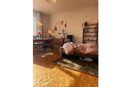 Helle Wohnung mit Balkon nahe Treptower Park. - Berlin Neukölln