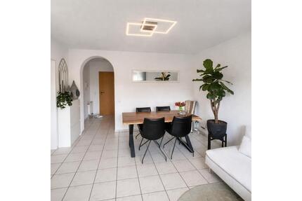 Kapitalanlage: Helle 2-Zi.-Wohnung mit Südbalkon & Stellplatz - Hohentengen am Hochrhein