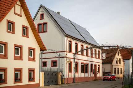 Haus zum Kaufen in Hochstadt 299.000,00 € 350 m²