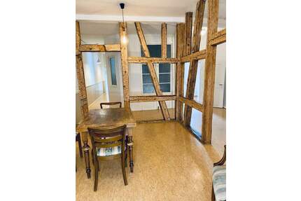 Zentrales Wohnen mit Charme: 4-Zimmer-Altbauwohnung in Coburg inkl. EBK