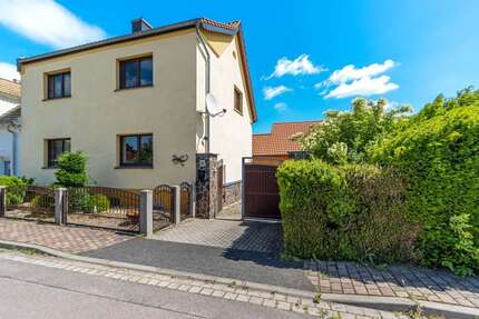 Haus zum Kaufen in Löbejün Priester 329.000,00 € 126 m² - Löbejün / Priester