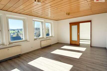 Wohnung zum Mieten in Geyer 520,00 € 92.78 m²