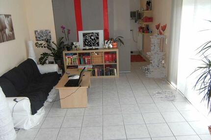 Hennef-Blankenberg: Helle 1-Zi.-Wohnung im Hochparterre mit großem Balkon und Tiefgaragenplatz - Hennef (Sieg)