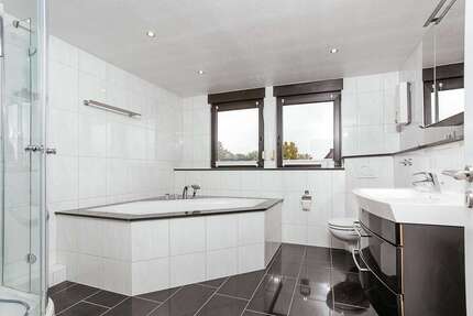 Wohnung zum Kaufen in Bergheim 289.000,00 € 129.71 m²