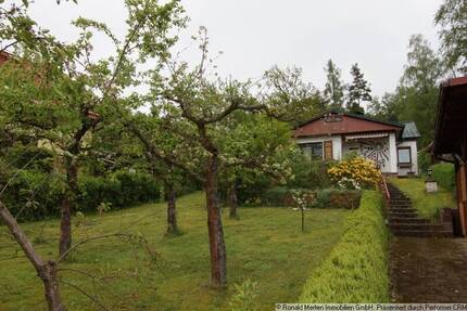 kleines Haus mit sonnigen Garten, Garage , 2 Carports, Werkstatt und Waldstück - Luisenthal