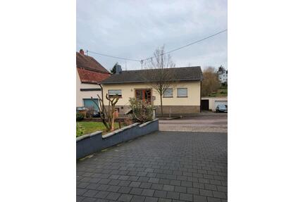 Einfamilienhaus mit Einliegerwohnung in Heusweiler - Saarbrücken Malstatt