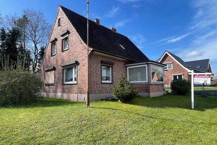 Schönes massives EFH in Super Lage von Wacken zu verkaufen!