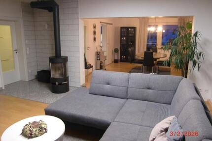 Große Wohnung 5 ZKB auf einer Etage - Burghaun