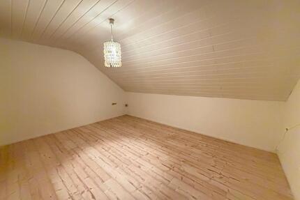 Sanierte 3 Zimmer Dachgeschosswohnung zu vermieten! - Oberboihingen