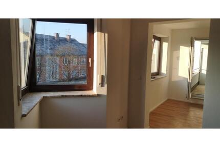 Helle neuwertige 2 Zi-Wohnung mit Balkon - Buchloe