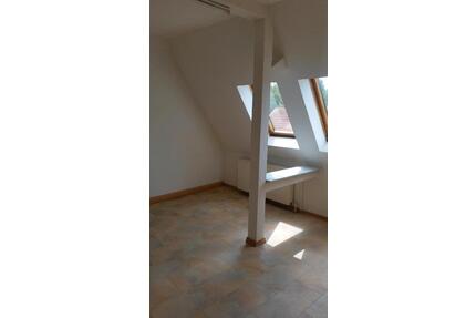 vermiete 5-Raumwohnung in Espenhain - Rötha