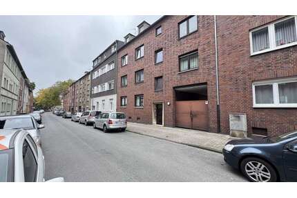 Gepflegte 3,5-Zimmer-Dachgeschosswohnung mit Einbauküche und Garage - Gelsenkirchen