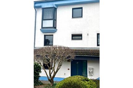 Geräumiges Reihenendhaus mit Garten in Wiesbaden-Naurod