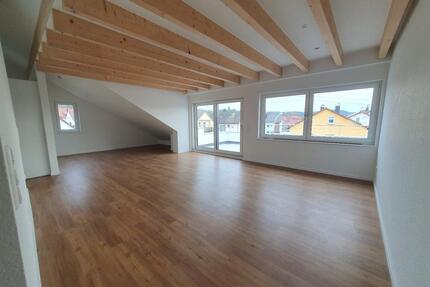 Moderne 4-Zimmer-Dachgeschosswohnung mit Süddachterrasse - Winnenden