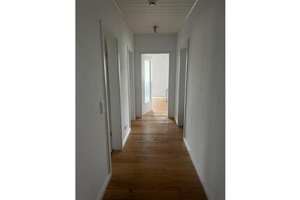 Helle 3 Zimmer Wohnung - 850,00&nbsp;EUR Kaltmiete, ca.&nbsp; 80,00&nbsp;m&sup2; in Detmold (PLZ: 32760) Hiddesen