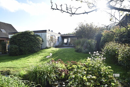 Bungalow mit Vollkeller + Garage + Garten Interessantes Potenzial ! - Syke / Siedlung Gessel
