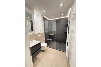 Erstbezug nach Sanierung: 3-Zi.-Wohnung mit Balkon in Steinbach - Steinbach (Taunus)