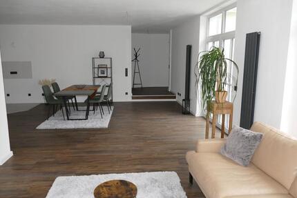 sehr schöne 2- Zimmer- Terrassenwohnung mit Einbauküche, Weilrod