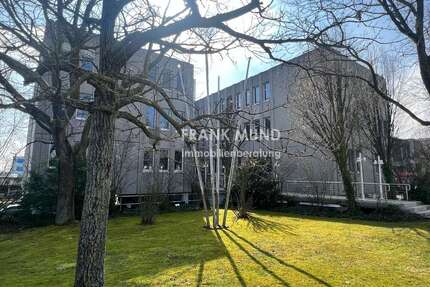 Büro in Mönchengladbach-Uedding 1.864,40 € 236 m²