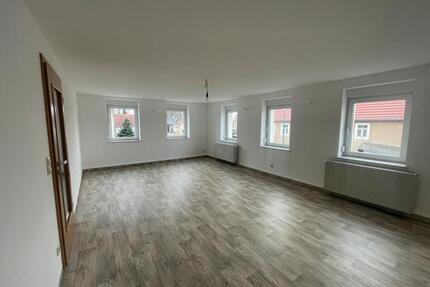 Wohnung vermieten - 1.035,00&nbsp;EUR Kaltmiete, ca.&nbsp; 109,00&nbsp;m&sup2; in Weinböhla (PLZ: 01689)