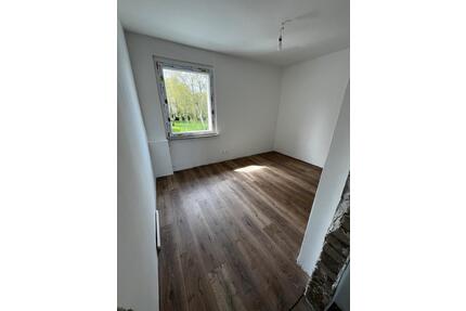 Renovierte 3-Zimmer-Wohnung in der 1. Etage in Herne Bickern - Mülheim an der Ruhr Dümpten